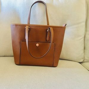 NWT Michael Kors Jet Set Top Zip Bag